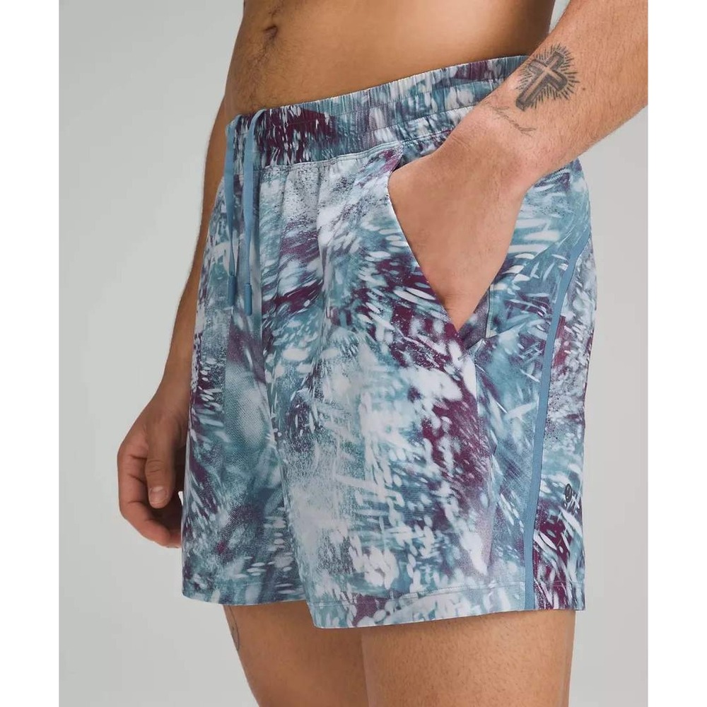 Lululemon Pace Breaker 7" Linerless Shorts Mens Large Flicker Utility Blue Print - Picture 2 of 15